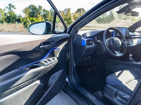 Used 2021 Toyota C-HR XLE image 17