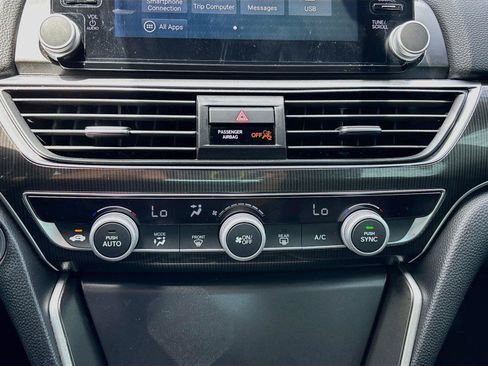 Certified 2018 Honda Accord Sport image 17