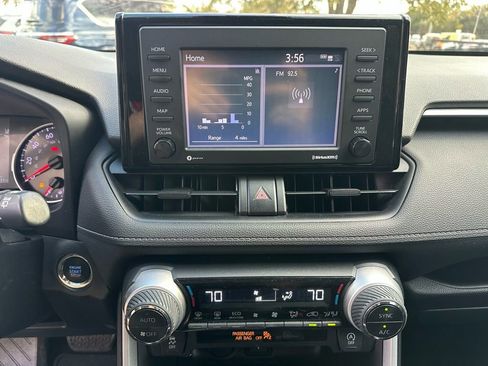 Used 2020 Toyota RAV4 XLE image 19