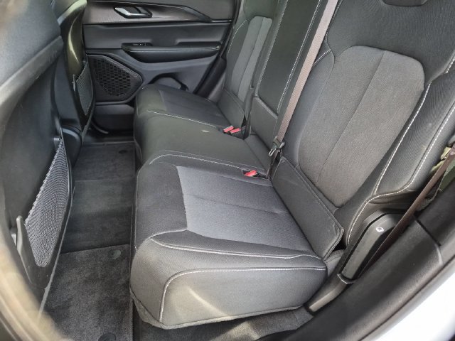 Used 2025 Jeep Grand Cherokee 4WD image 20