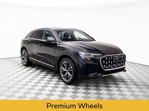 Used 2024 Audi Q8 Prestige w/ Prestige Package image 7