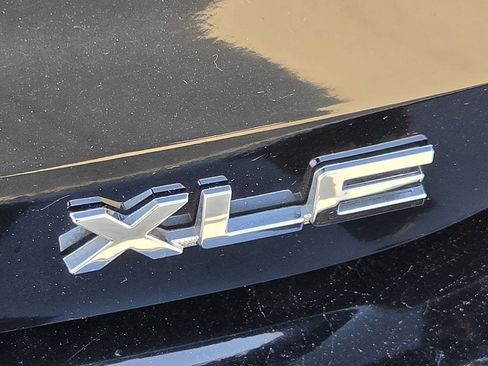 Used 2025 Toyota Highlander XLE FWD image 11