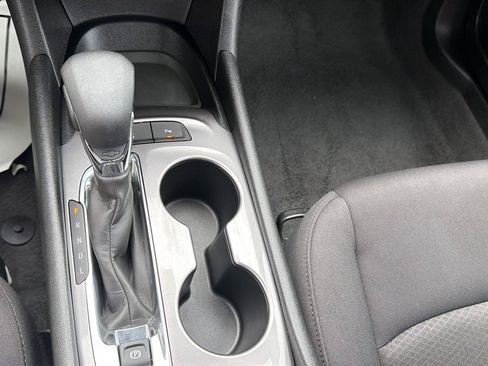 Used 2025 Chevrolet Malibu LS FWD image 22