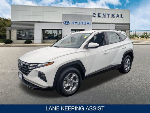 Certified 2024 Hyundai Tucson SE image 3