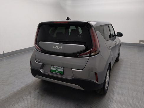 Used 2025 Kia Soul LX w/ LX Technology Package image 7