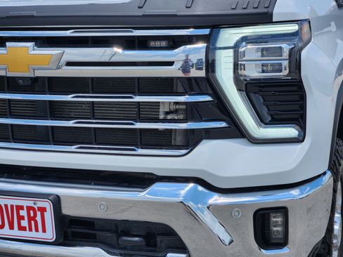 Used 2024 Chevrolet Silverado 2500 LTZ w/ LTZ Plus Package AWD/4WD image 8