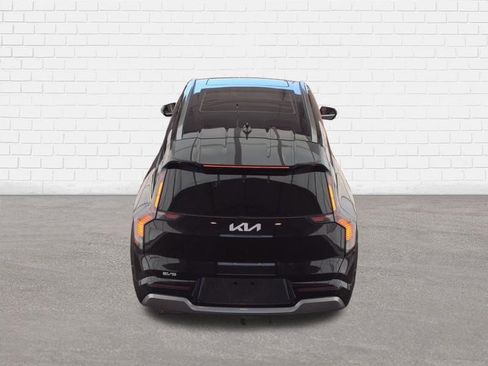 Used 2024 Kia EV9 Land image 4