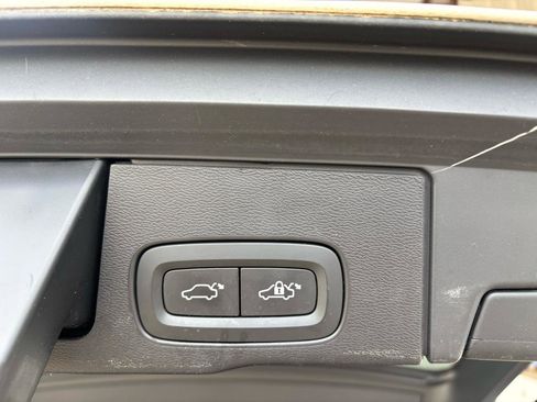 Used 2019 Volvo XC60 T5 R-Design w/ Protection Package Premier image 20