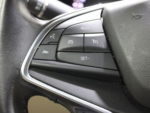 Used 2018 Cadillac XT5 Luxury w/ Driver Awareness Package image 13