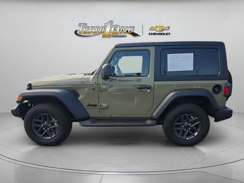 Used 2026 Jeep Wrangler Sport AWD/4WD image 5
