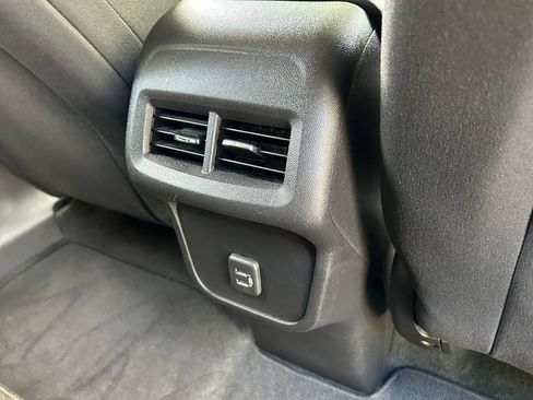 Used 2022 Chevrolet Equinox LS FWD image 44