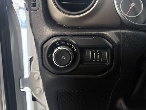 Used 2018 Jeep Wrangler Unlimited Sport S AWD/4WD image 25