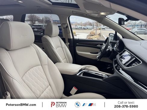 Used 2022 Buick Enclave Avenir w/ Avenir Technology Package image 19