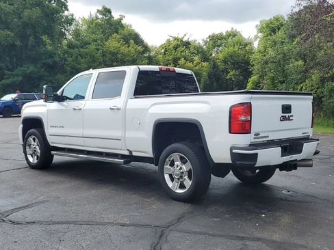 Used 2016 GMC Sierra 2500 Denali w/ Duramax Plus Package AWD/4WD image 5