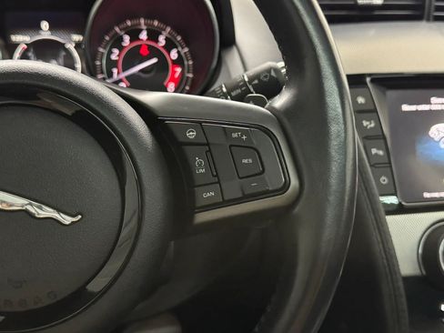 Used 2016 Jaguar F-TYPE Coupe RWD image 22