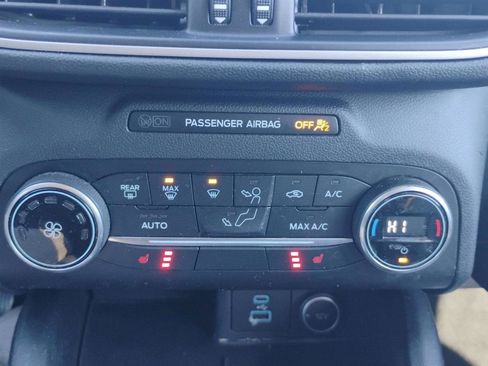 Used 2020 Ford Escape SE FWD image 24
