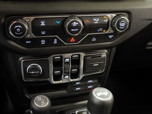 Certified 2024 Jeep Wrangler Unlimited Sport AWD/4WD image 35