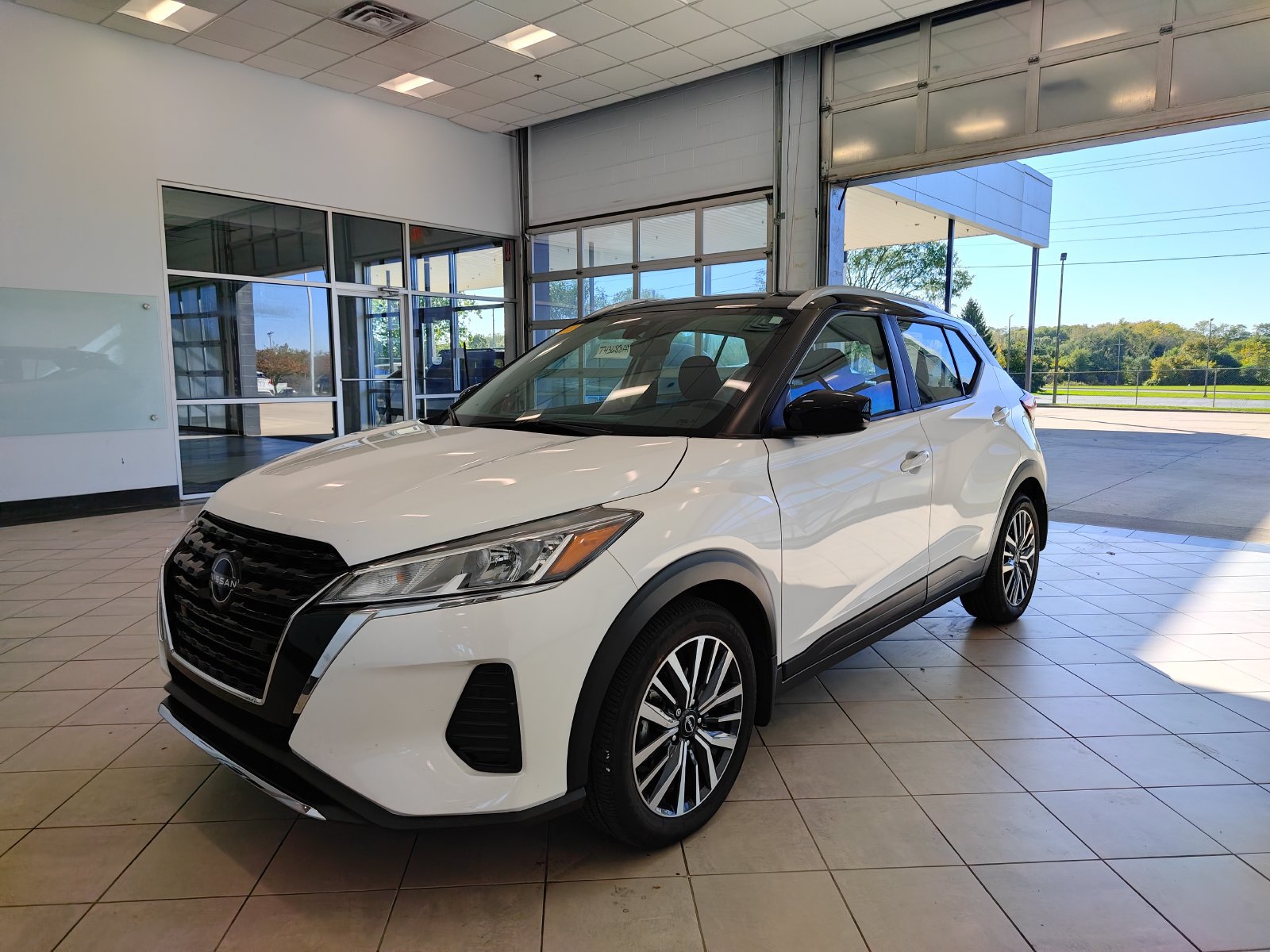 Used 2022 Nissan Kicks SV FWD image 7