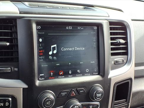 Used 2019 RAM 1500 Classic SLT w/ Luxury Group image 28