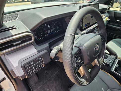 Certified 2025 Toyota Tacoma Trailhunter image 13
