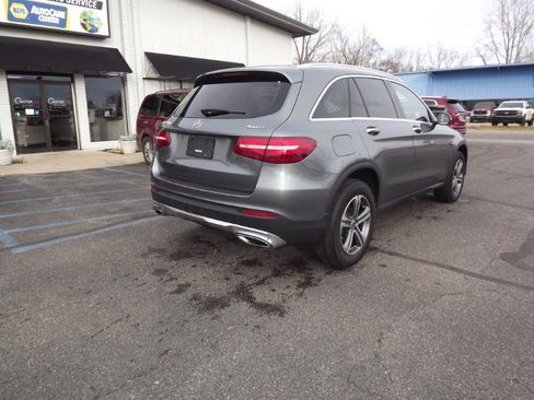 Used 2018 Mercedes-Benz GLC 300 4MATIC image 5