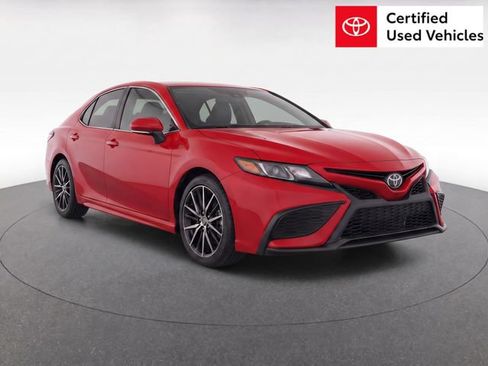 Used 2024 Toyota Camry SE FWD image 1