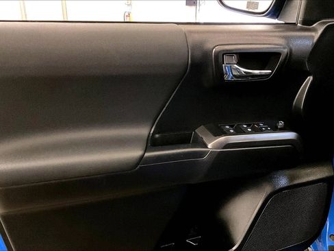 Used 2020 Toyota Tacoma TRD Off-Road image 22