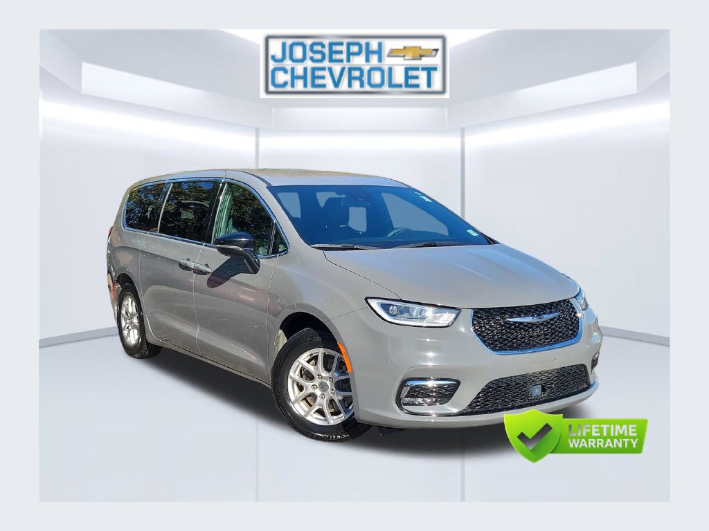 Used 2025 Chrysler Pacifica Select FWD 360° Tour