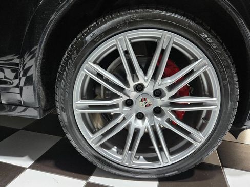 Used 2013 Porsche Cayenne GTS image 33