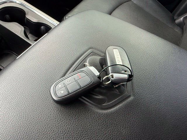 Used 2016 RAM 1500 Laramie w/ Convenience Group AWD/4WD image 28