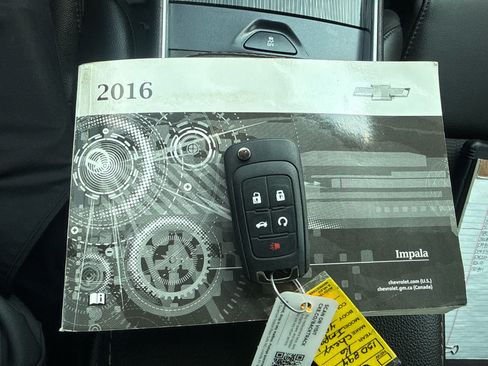 Used 2016 Chevrolet Impala LT w/ Convenience Package FWD image 23
