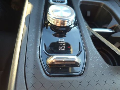 Used 2024 Jeep Wagoneer Launch Edition image 23