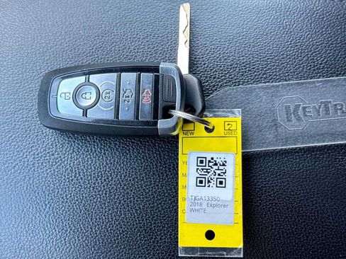 Used 2018 Ford Explorer XLT w/ Equipment Group 202A AWD/4WD image 35