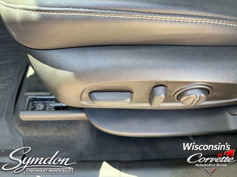 Used 2023 Chevrolet Traverse LT AWD/4WD image 16