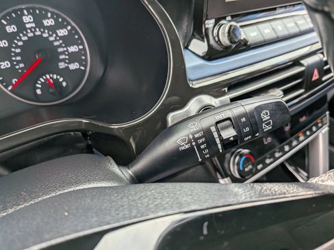 Used 2022 Kia Seltos S AWD/4WD image 44