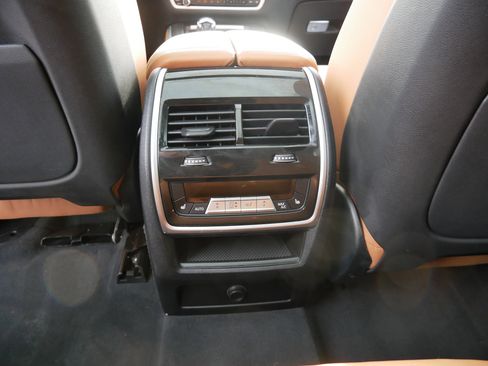 Used 2022 BMW X5 M50i image 15