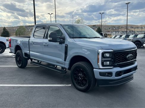 New 2026 Ford F250 Lariat w/ Black Appearance Package image 5
