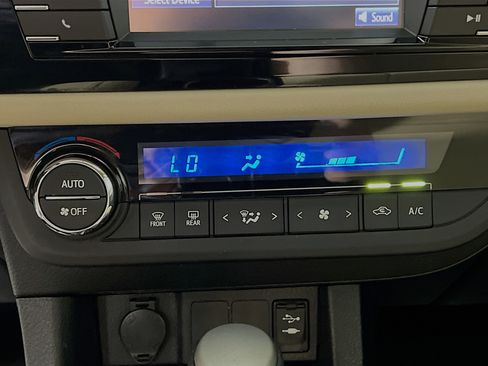 Used 2015 Toyota Corolla LE image 25