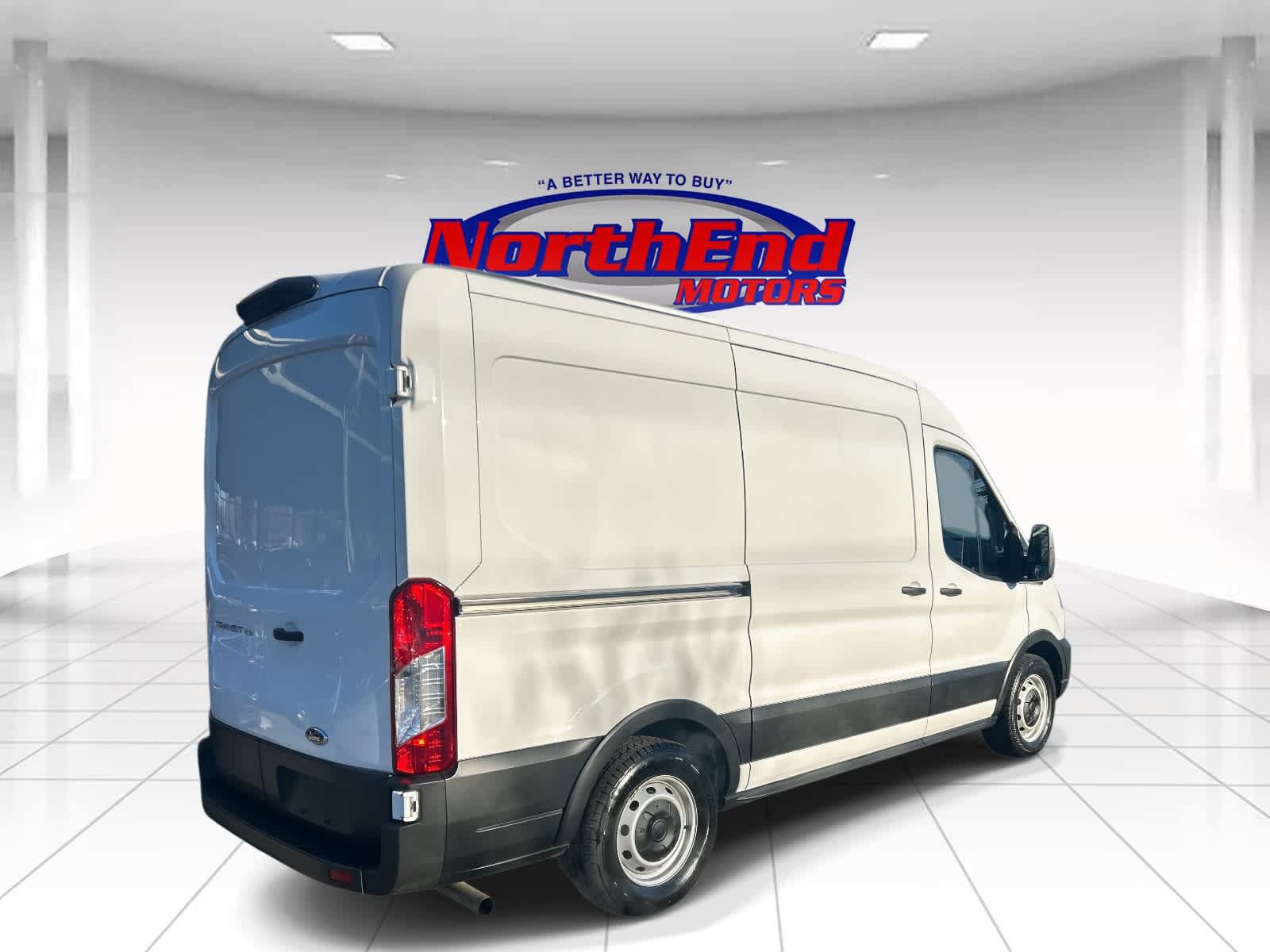 Used 2023 Ford Transit 150 Medium Roof RWD image 3