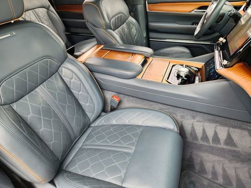 Certified 2022 Jeep Grand Wagoneer Series III AWD/4WD image 13