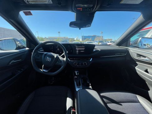 Used 2025 Buick Envista Preferred FWD image 33