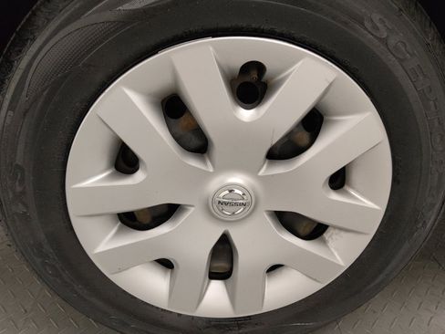 Used 2020 Nissan Rogue Sport S image 31