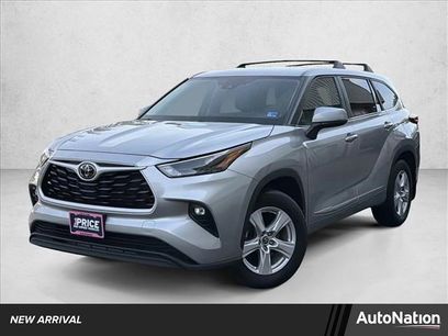 Used 2023 Toyota Highlander LE