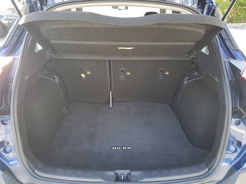 Used 2020 Nissan Kicks SV image 10