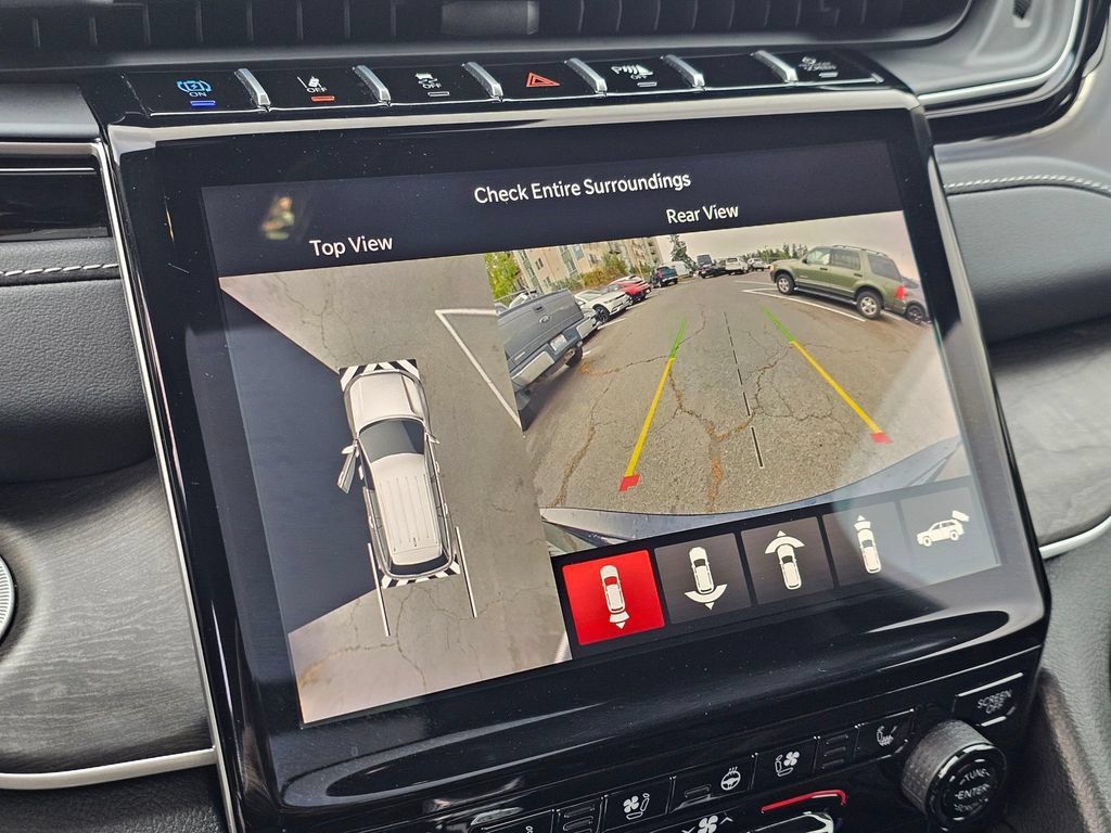 Used 2023 Jeep Grand Cherokee 4WD 4xe w/ Luxury Tech Group II image 28