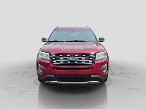 Used 2017 Ford Explorer XLT w/ Equipment Group 202A AWD/4WD image 3