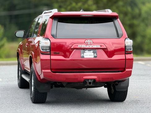 Used 2016 Toyota 4Runner SR5 AWD/4WD image 5