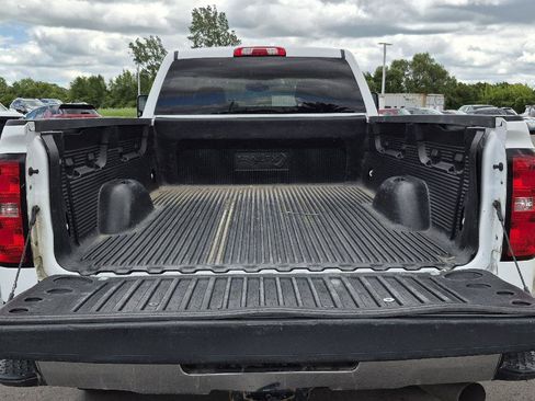 Used 2019 Chevrolet Silverado 2500 LT w/ Z71 Package, Off-Road AWD/4WD image 5