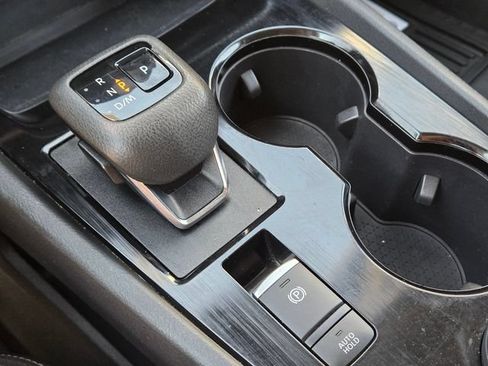 Used 2024 Nissan Rogue S AWD/4WD image 28