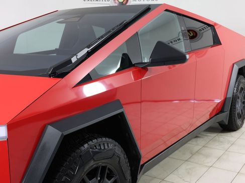 Used 2024 Tesla Cybertruck AWD Crew Cab image 47